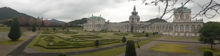 Nachbau des Dresdner Zwinger im Porzellan-Park Arita 