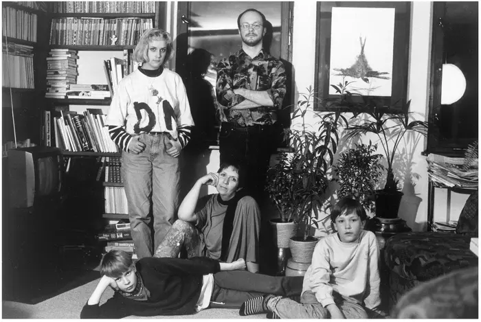 Christian Borchert, Familie W. (Abteilungsleiter Bildende Kunst im Kulturamt; Pädagogische Mitarbeiterin), Dresden, 1993